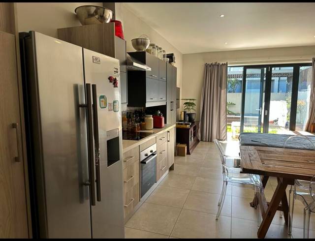 2 BEDROOM PROPERTY TO RENT IN MENLO PARK